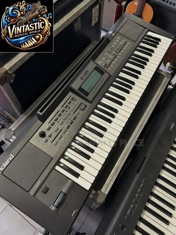 Roland E-09 Arranger Keyboard - 1