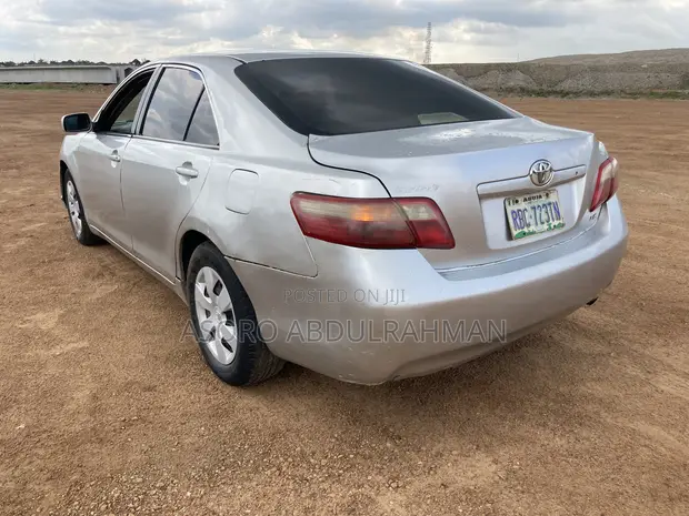 Toyota Camry 2008 Silver - 1