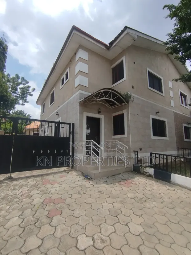 4 Bedroom Duplex da BQ don Sawa a Garki - 1
