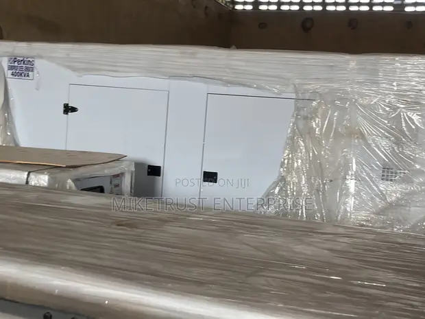 400kVA Perkins Soundproof Diesel Generator - 1