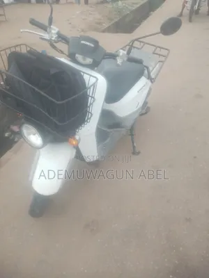 Honda Benny Scooter 2016 Fari