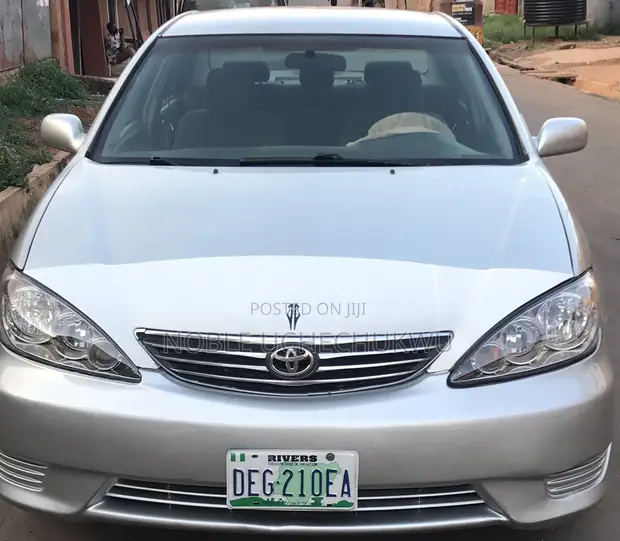 2005 Toyota Camry LE 2.4L Silver - 1