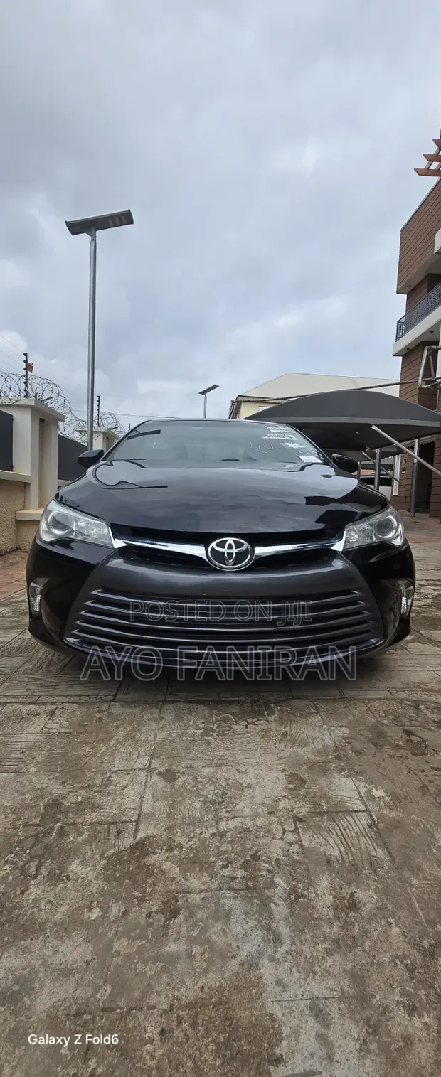 Toyota Camry LE Sedan ta 2015 - 1