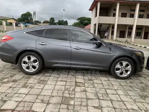 Honda Crosstour 2010 Gray
