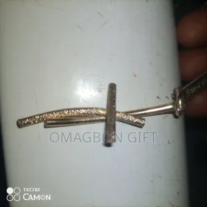 Sarkara Zinare Mai Laye Biyu Da Kirar Gicciye (Amor)