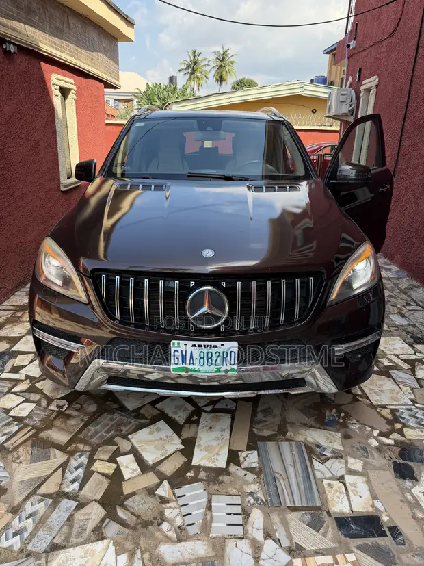 Mercedes-Benz ML 550 4Matic 2013 Brown - 1