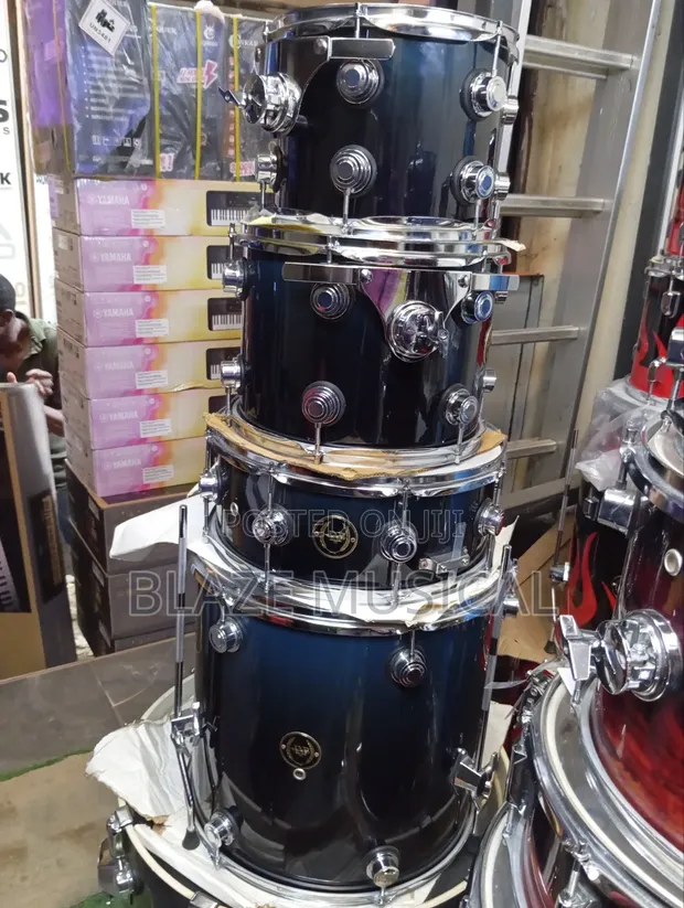 D-B Performance 5-Piece Acoustic Drum Set - 1