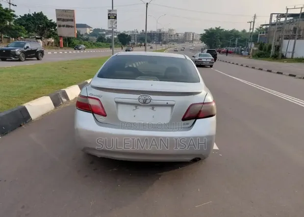 Toyota Camry 2008 Silver - 1