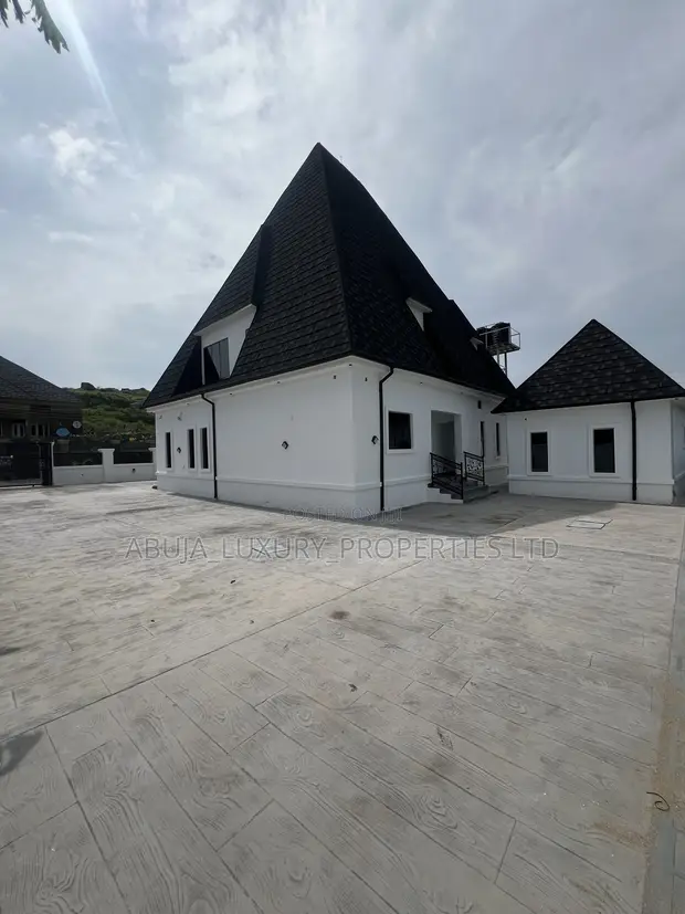 4-Bedroom Penthouse Bungalow with BQ in Gwarimpa - 1