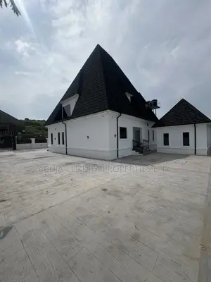 4-Bedroom Penthouse Bungalow with BQ in Gwarimpa