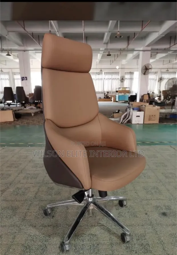 Executive Leather Office Chair | Swivel Adjustable - 1