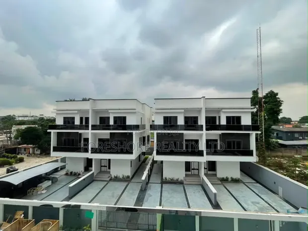 5-Bedroom Duplex with BQ in Ikeja GRA - 1