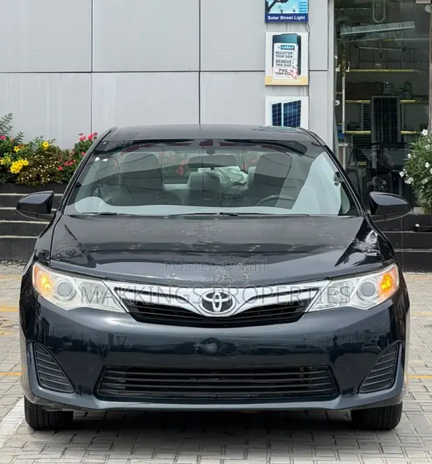 2013 Toyota Camry LE - Sayarwa Mai Gaggawa - 1