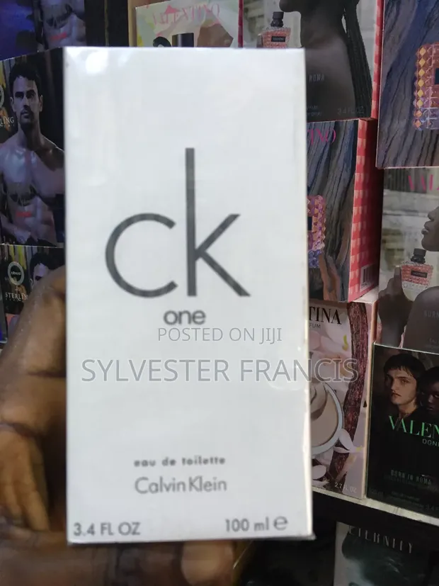 Calvin Klein Eau de Parfum Spray - 1