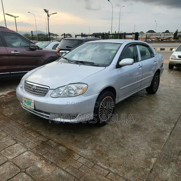 Toyota Corolla 2006 Silver - 1