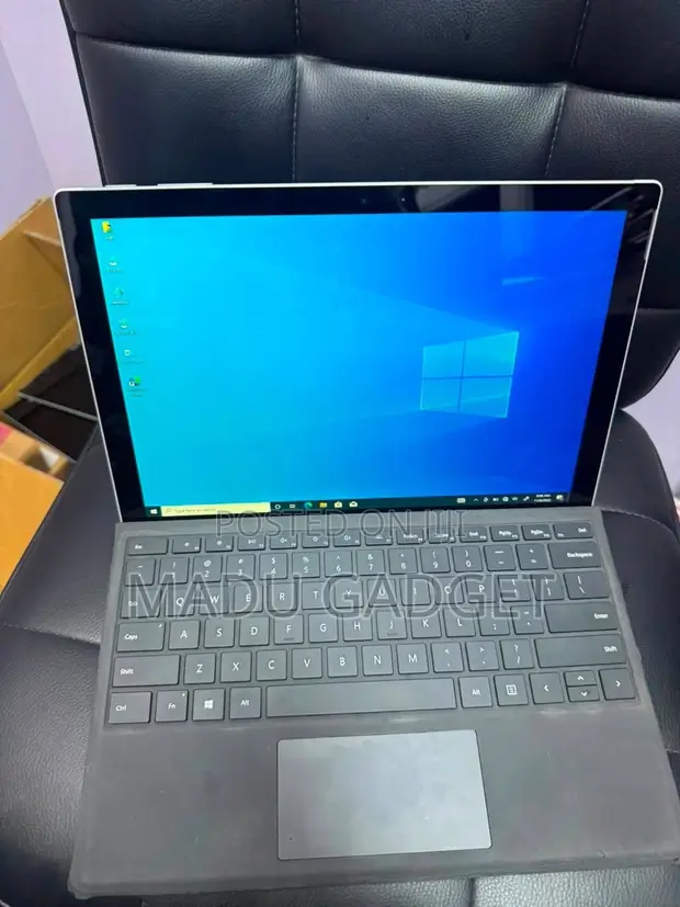 Microsoft Surface Pro 6 128GB SSD 8GB RAM - 1
