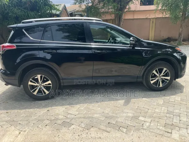 2018 Toyota RAV4 XLE SUV - Tokunbo - 1