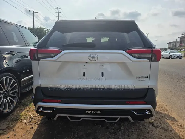 2022 Toyota RAV4 Limited SUV - White - 1