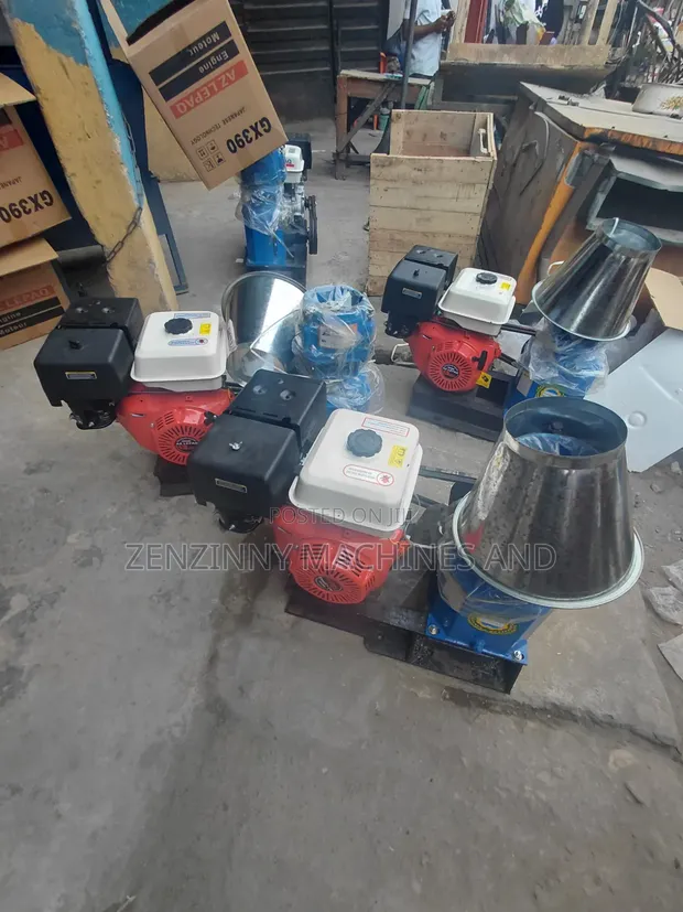 Poultry/Fish Feed Pelletizer with 13HP Petrol Engine - 1