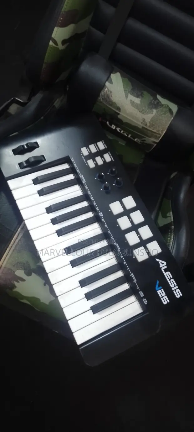 Alesis Midi Keyboard - 1