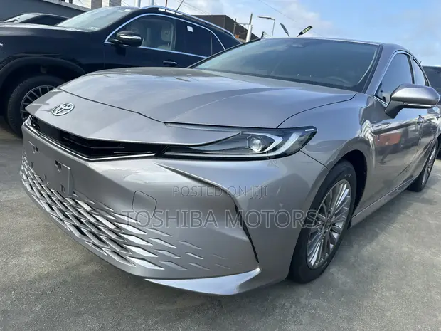 2025 Toyota Camry SE Foreign Used - 1