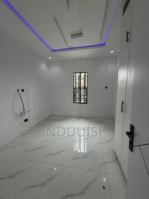 Sabon Gida 2 Bedroom Apartment don Sawa a Igbo-Efon