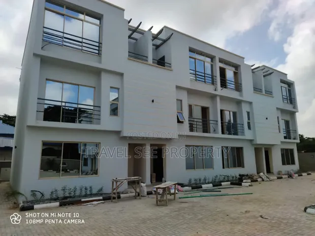 3-Bedroom Terrace Duplex da BQ a Ikeja GRA Private Estate - 1