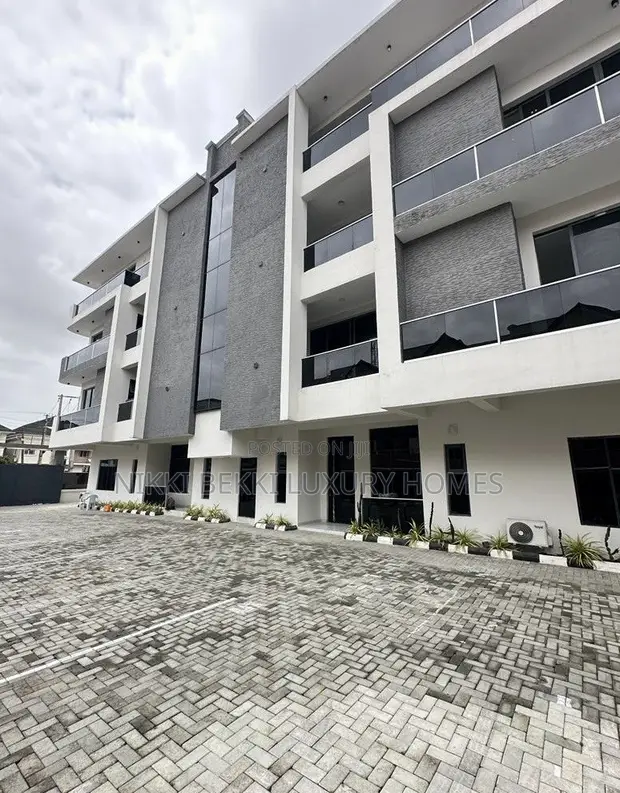 3 Bedroom Apartment a si sayarwa a Lekki Estate - 1