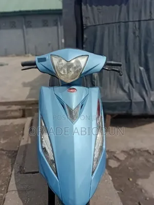 Kymco Scooter 125cc Blue