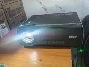 Acer P7270i 4000 Lumens XGA DLP Wireless Projector (Akwatin Budewa)