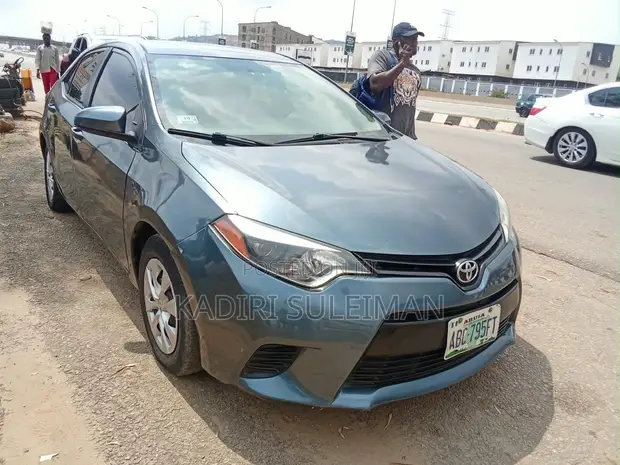 Toyota Corolla 2014 Grey - 1