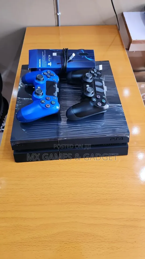 Playstation 4 Fat (Amfani) - 2 Controllers, 8 Wasanni - 1