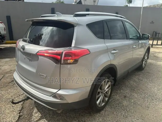 2016 Toyota RAV4 Limited AWD SUV - 1