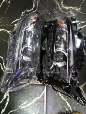 Sabon Headlamp na Toyota Land Cruiser Prado 2018