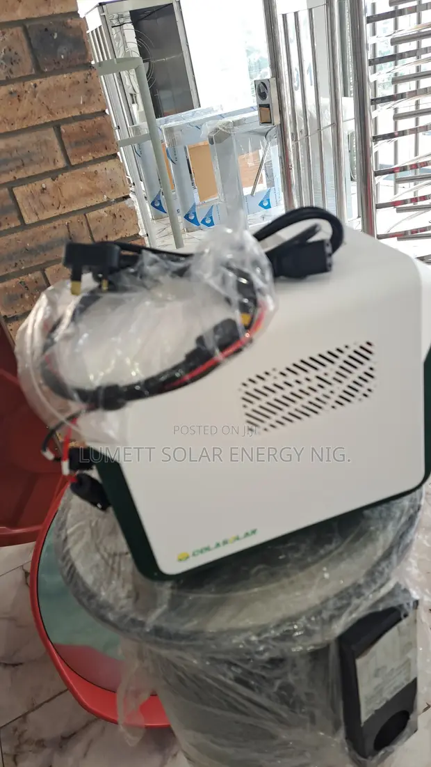 Cola 1000 Pro 1KWH 300W All-in-One Solar Generator - 1