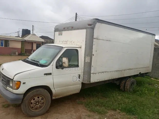 Dee Moon Logistics: Express Delivery Services - 1