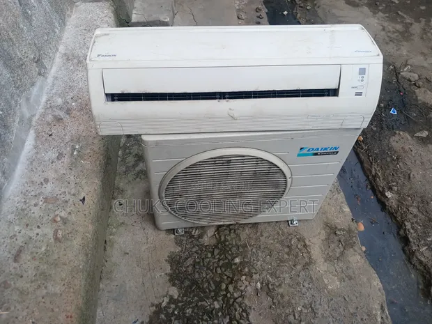 1.5hp Daikin Inverter Air Conditioner - 1
