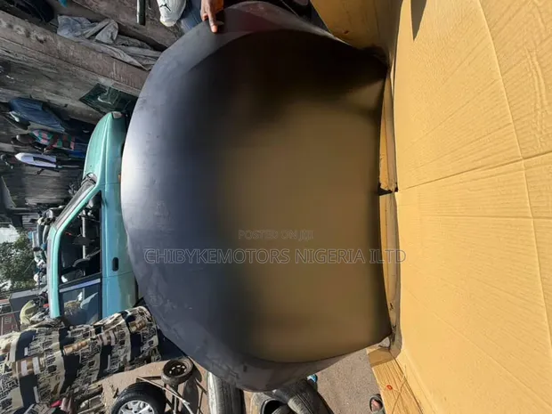 Bonnet na Toyota Camry 2015 - 1