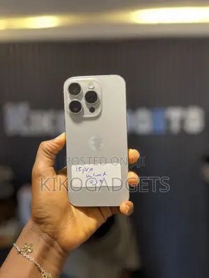 Apple iPhone 15 Pro 256GB Gray