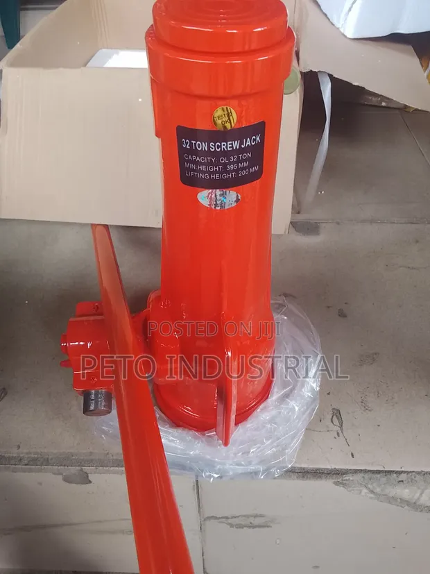 32 Ton Mechanical Screw Jack - 1
