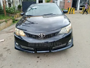 Toyota Camry 2012 SE - Gray