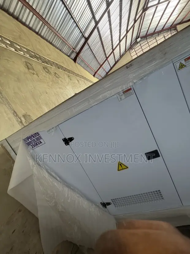 350kVA Perkins Soundproof Diesel Generator - 1