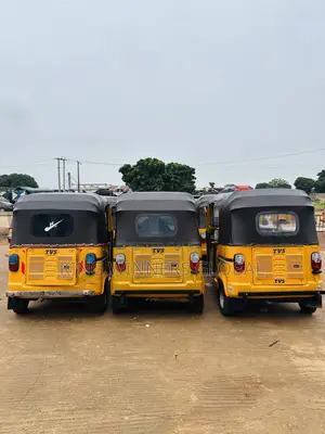 TVS King Deluxe Plus iTouch Start Tricycle 2026 Yellow