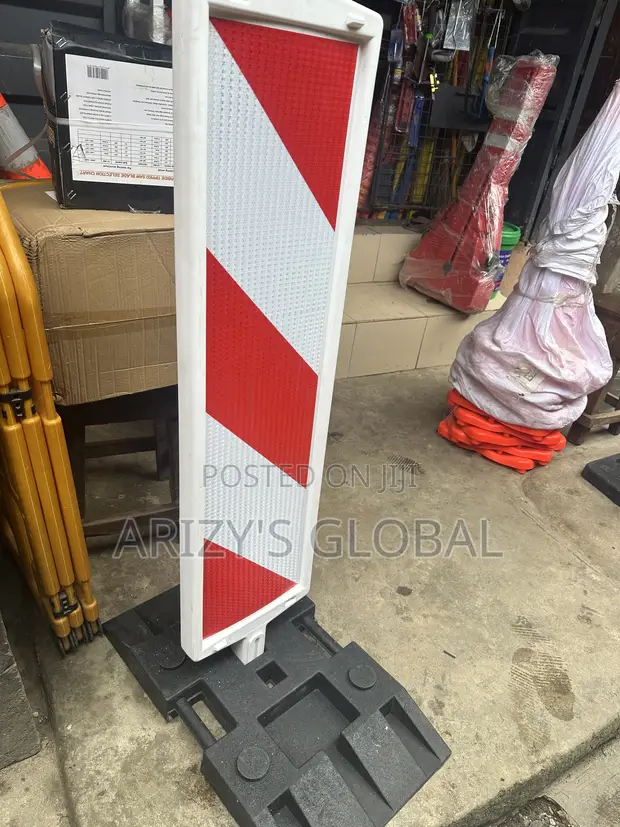 Road Signs & Barriers - Brand New - 1