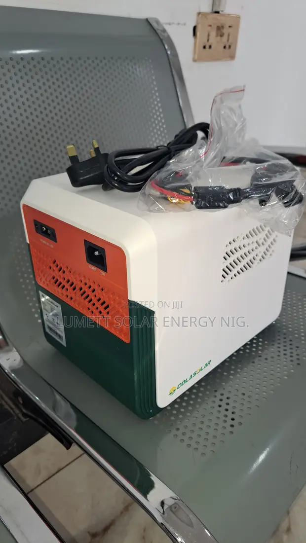 Cola 1000 Pro 1KWH 300W Portable Solar Generator - 1
