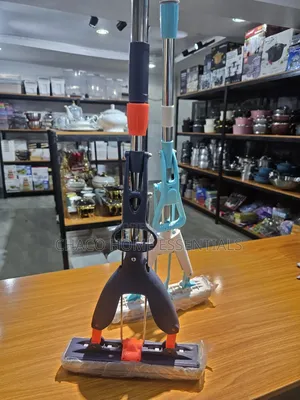 Hands-Free Floor Cleaning Mop with PVA Sponge