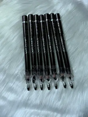 Soft Touch Lip Liner - Kiss Beauty (Multi-Shade)