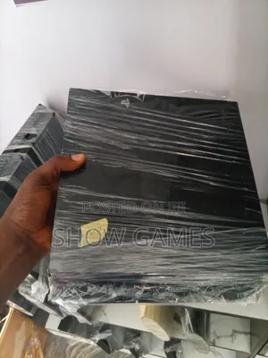 PS4 Console da aka yi amfani da shi daga UK, Baki (500GB)