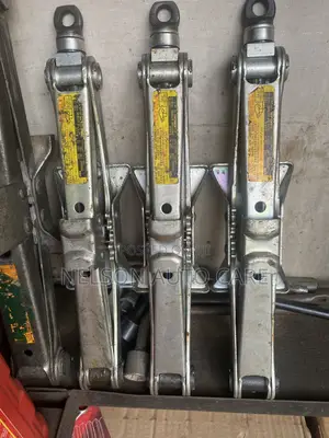 Heavy Duty Mechanical Car Jack - 1.16 Ton