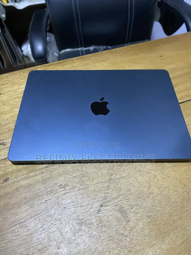 Apple MacBook Air 2024 M3 8GB RAM 256GB SSD - 1